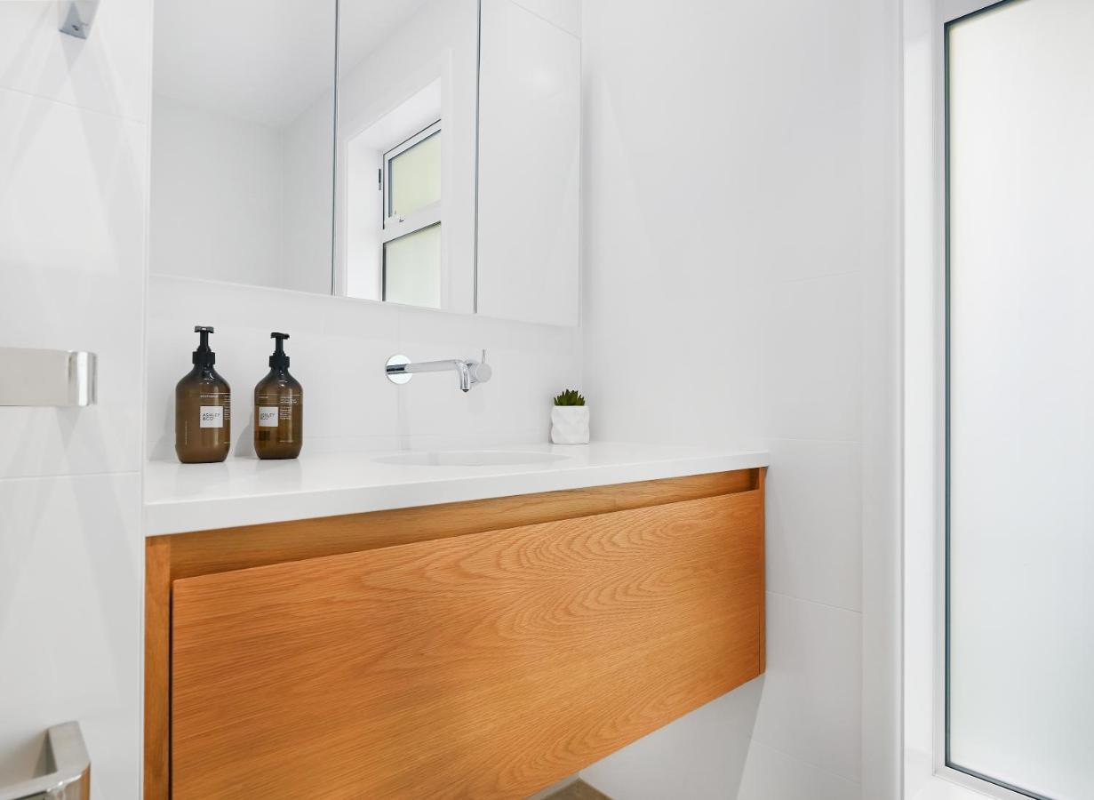 כרייסטצ'רץ' Family-Friendly, Home & Garden, 4Br, By Airport, Free Parking מראה חיצוני תמונה